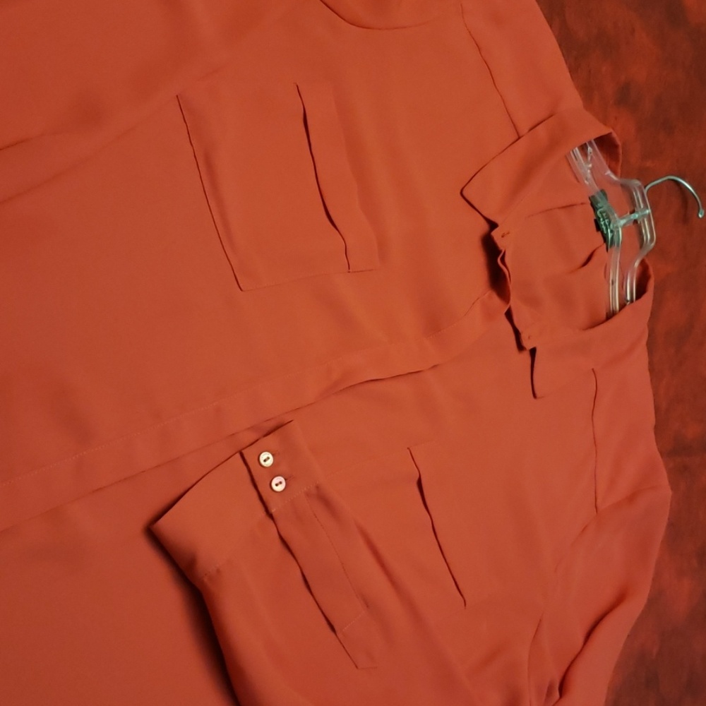 Red blouse - Picture 4 of 4
